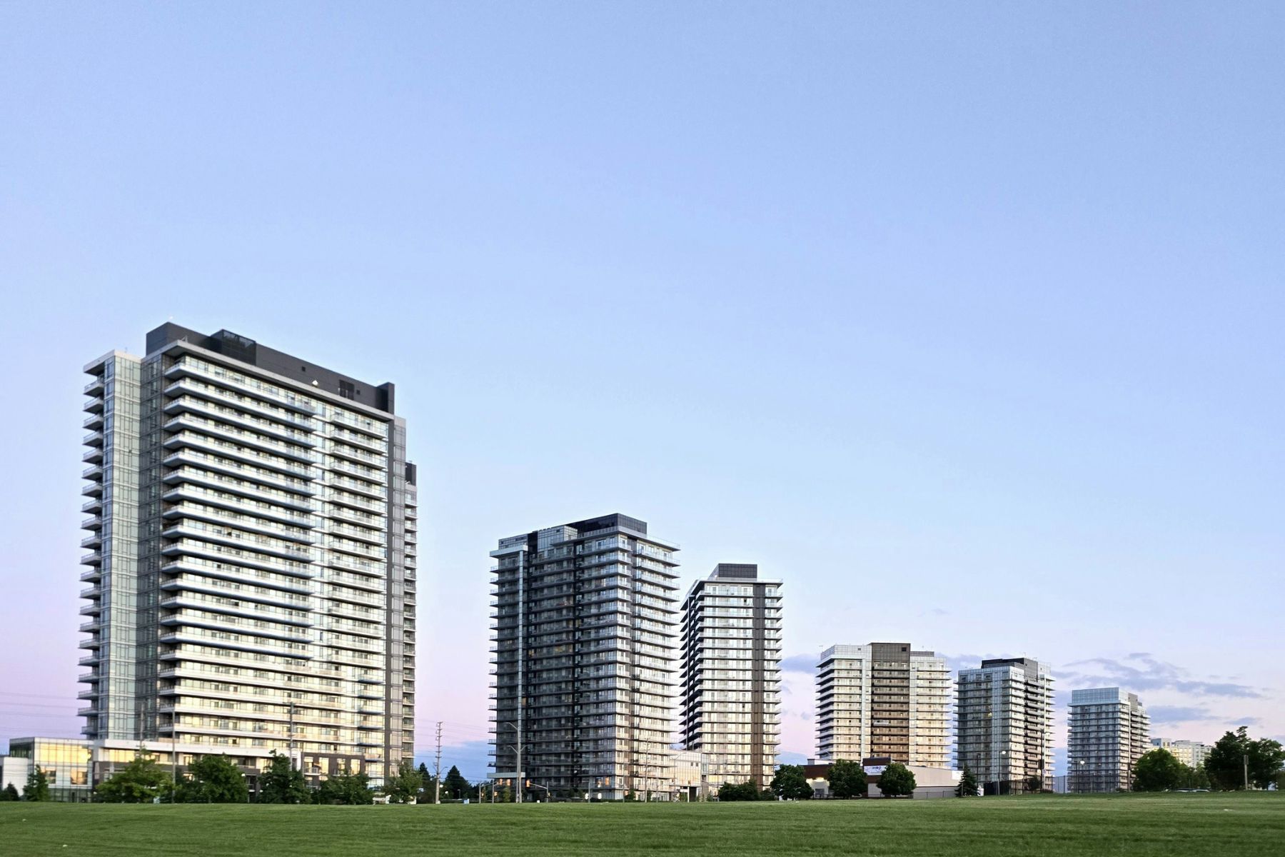 Chuyển nhượng bất động sản tiếp tục chịu thuế 2%